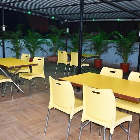 ホテル Megh Residency ナビムンバイ エクステリア 写真