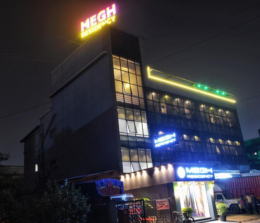 ホテル Megh Residency ナビムンバイ エクステリア 写真