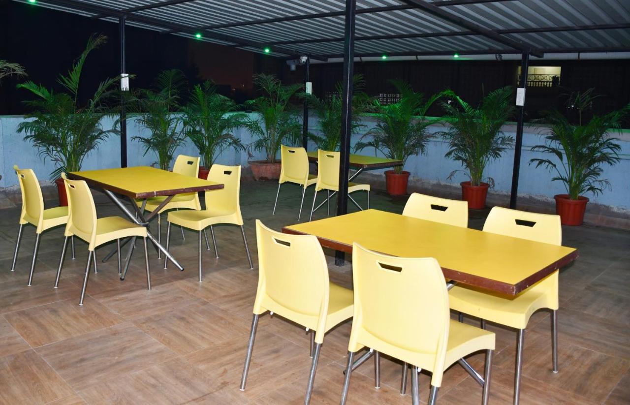 ホテル Megh Residency ナビムンバイ エクステリア 写真